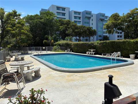 9159 SW 77th Ave 211, Miami FL - photo 8 of 9