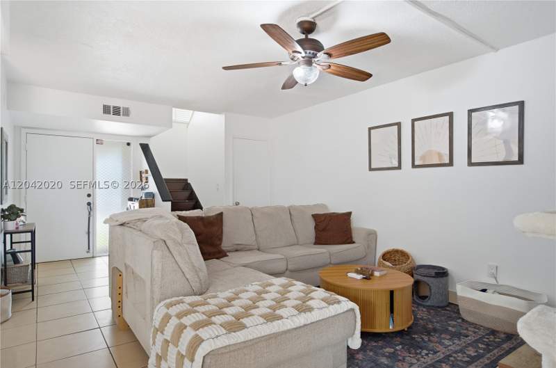 3 bedroom Villa at 10327 NW 9th St Cir 1-7, Caribbean Springs Village, Miami — photo 5