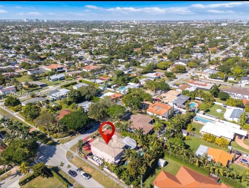 6 bedroom SingleFamilyResidence at 3135 SW 80th Ave, Coral Way Homesites, Miami — photo 3