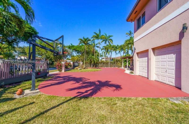 6 bedroom SingleFamilyResidence at 3135 SW 80th Ave, Coral Way Homesites, Miami — photo 5