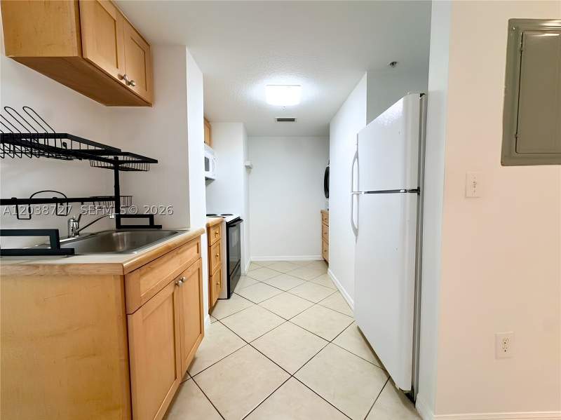 0 bedroom Condominium at 2630 SW 28th St 44, Dixie Grove Residences Co, Miami — photo 5