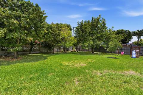 8197 W 14th Ct, Hialeah FL - photo 15 of 49