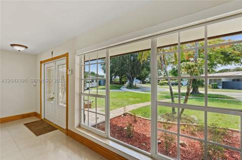 8197 W 14th Ct, Hialeah FL - photo 16 of 49