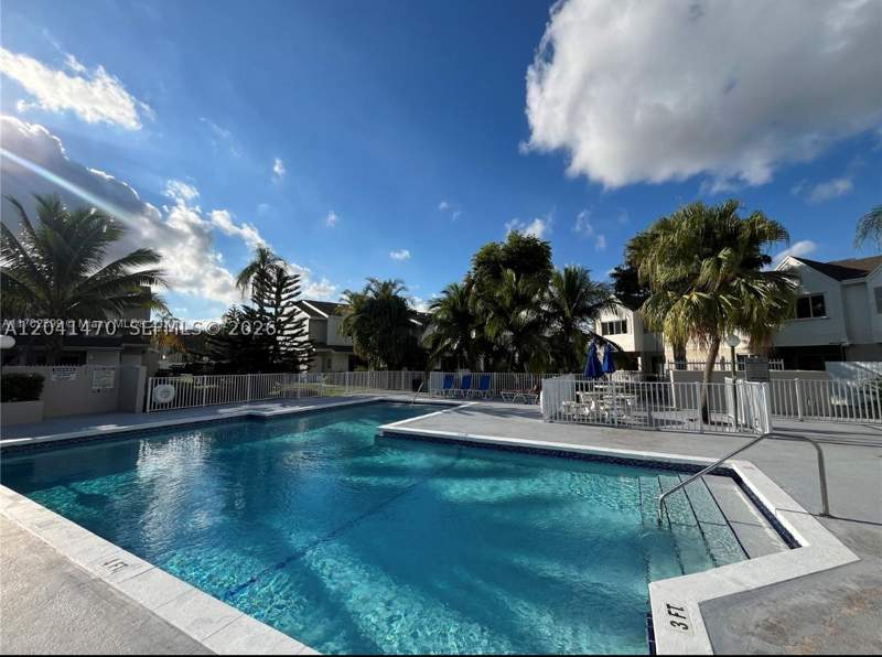 1 bedroom Townhouse at 17515 NW 67th Ct G-22, Antigua At Cntry Clubof M, Hialeah — photo 5
