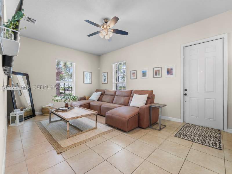 3 bedroom SingleFamilyResidence at 9171 SW 172nd Ave, Kendall Commons Residenti, Miami — photo 4