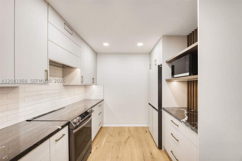 2 bedroom Condominium at 100 Edgewater Dr 142, Waters Edge Of Coral Gabl, Coral Gables — photo 4
