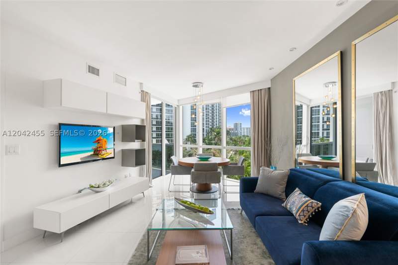 1 bedroom Condominium at 18201 Collins Ave 603, Trump Royale Condo, Sunny Isles Beach — photo 2