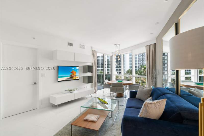 1 bedroom Condominium at 18201 Collins Ave 603, Trump Royale Condo, Sunny Isles Beach — photo 3