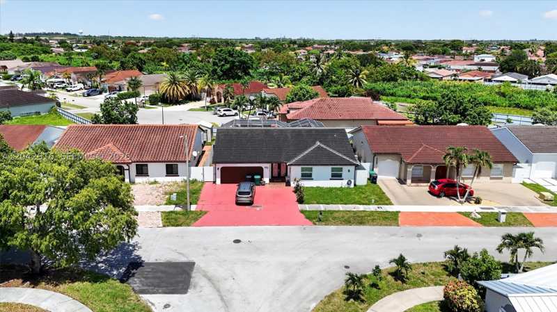 4 bedroom SingleFamilyResidence at 17401 SW 144th Ct, Majestic Homes, Miami — photo 1