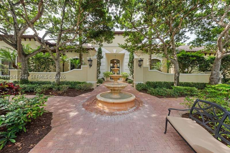 7 bedroom SingleFamilyResidence at 9001 SW 59th Ct, I P T Sub, Pinecrest — photo 2