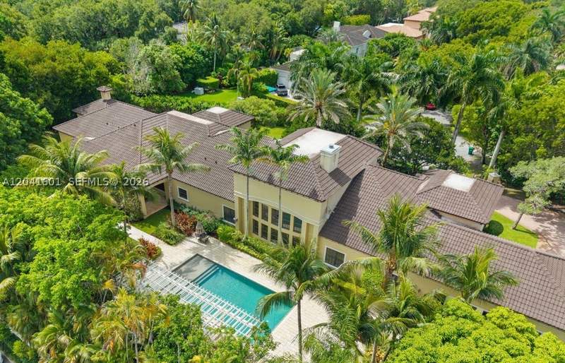 7 bedroom SingleFamilyResidence at 9001 SW 59th Ct, I P T Sub, Pinecrest — photo 4