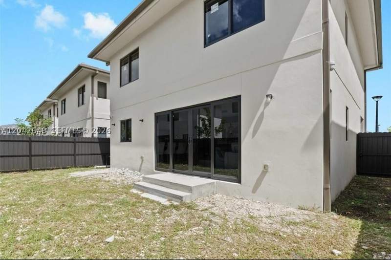 5 bedroom SingleFamilyResidence at 1171 NW 2nd Ter, Aurora Subdivision, Florida City — photo 2