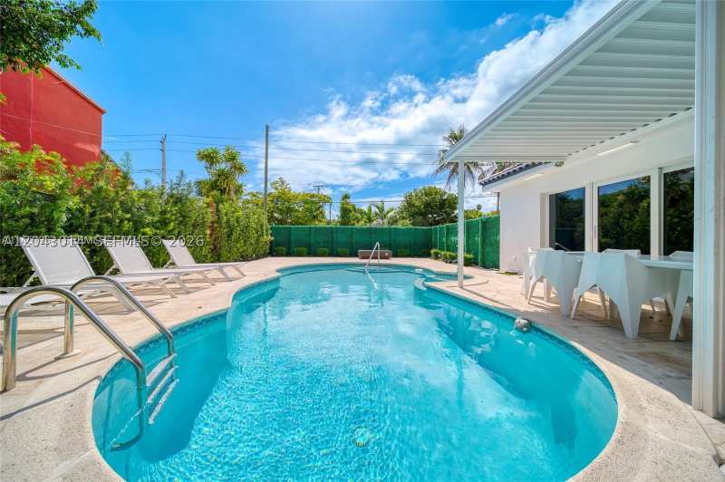 4 bedroom SingleFamilyResidence at 2298 SW 16th Ave, Woodside, Miami — photo 1