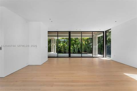 165 Hampton Ln, Key Biscayne FL - photo 7 of 50