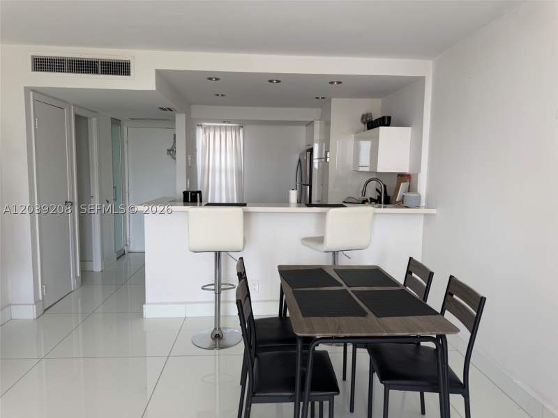 1 bedroom Condominium at 3475 N Country Club Dr 816, Ensenada Condo Bldg E-Ii, Aventura — photo 4