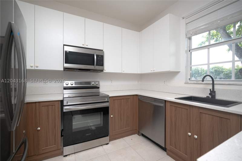 3 bedroom Townhouse at 445 NE 21st Ave, Portofino Villas West, Homestead — photo 4