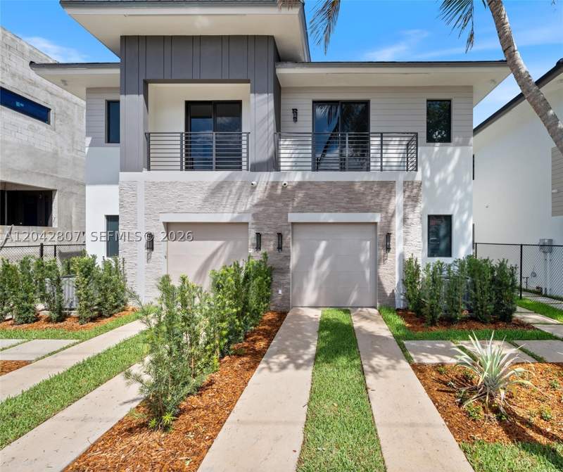4 bedroom Townhouse at 2747 SW 23rd Ter, Amnd Miami Suburban Acres, Miami — photo 2