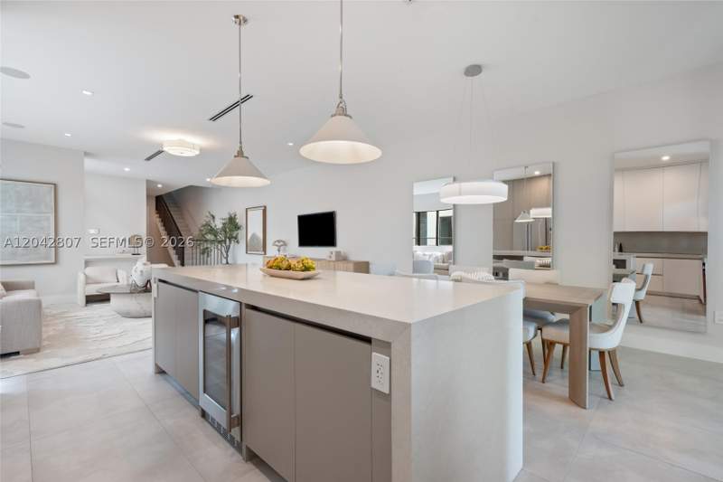 4 bedroom Townhouse at 2747 SW 23rd Ter, Amnd Miami Suburban Acres, Miami — photo 5