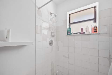 2710 W 60th Place 205, Hialeah FL - photo 17 of 31