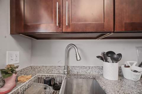 2710 W 60th Place 205, Hialeah FL - photo 7 of 31