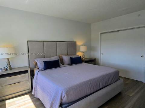 5601 Collins Ave 520, Miami Beach FL - photo 11 of 31