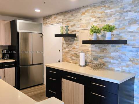 5601 Collins Ave 520, Miami Beach FL - photo 6 of 31