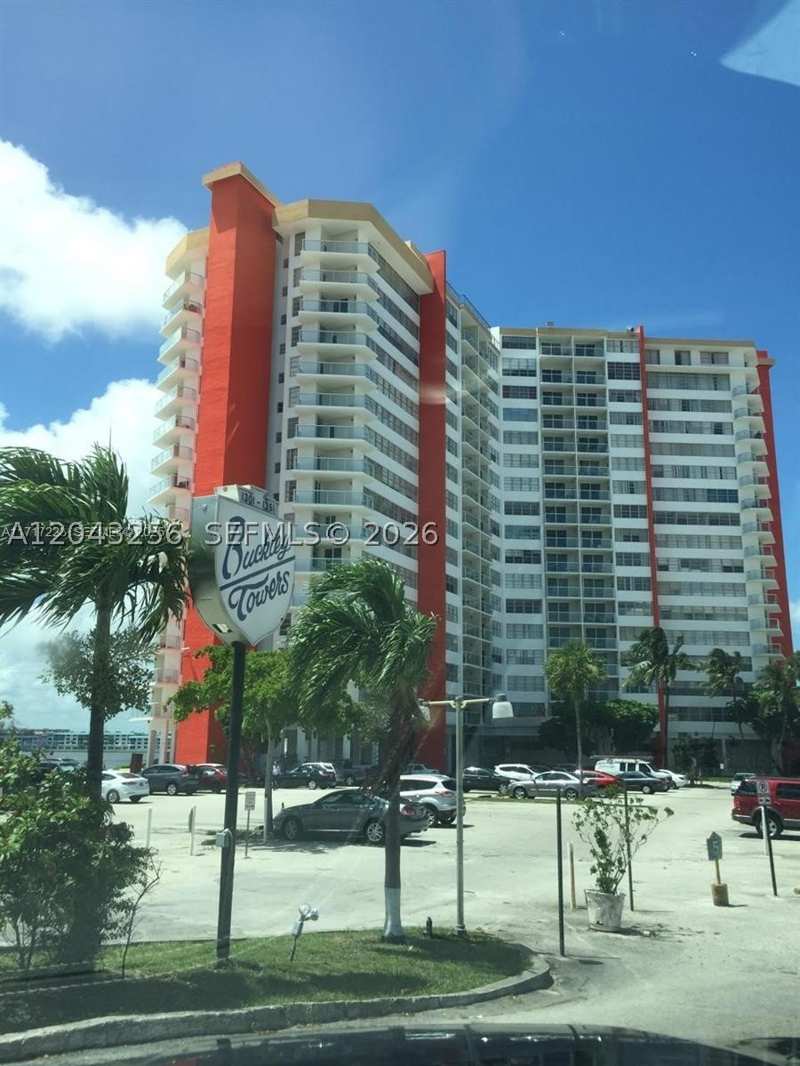 1 bedroom Condominium at 1301 NE Miami Gardens Dr 701W, Buckley Towers Condo - Ea, Miami — photo 1