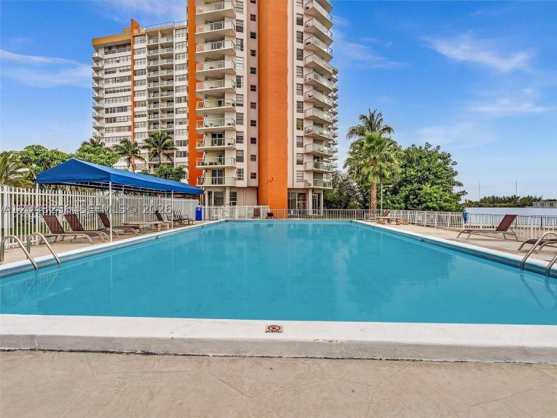 1 bedroom Condominium at 1301 NE Miami Gardens Dr 701W, Buckley Towers Condo - Ea, Miami — photo 2