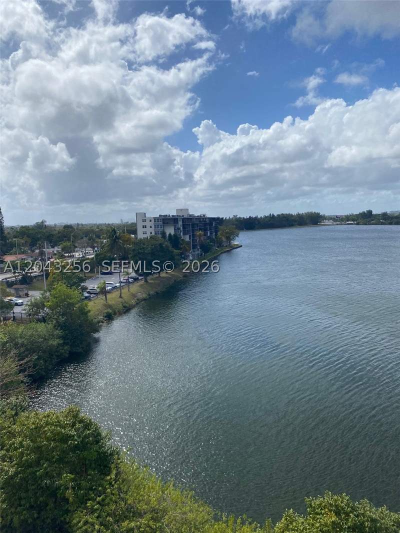 1 bedroom Condominium at 1301 NE Miami Gardens Dr 701W, Buckley Towers Condo - Ea, Miami — photo 4