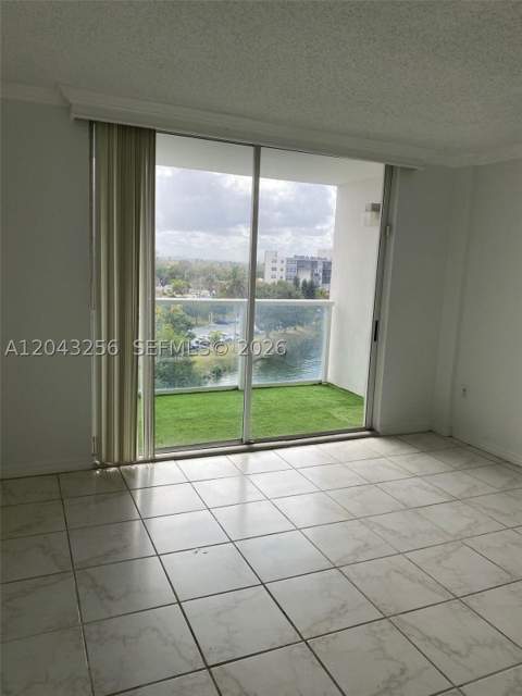 1301 NE Miami Gardens Dr 701W, Miami FL - photo 7 of 9