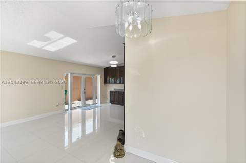 910 SW 140th Ave, Miami FL - photo 10 of 77