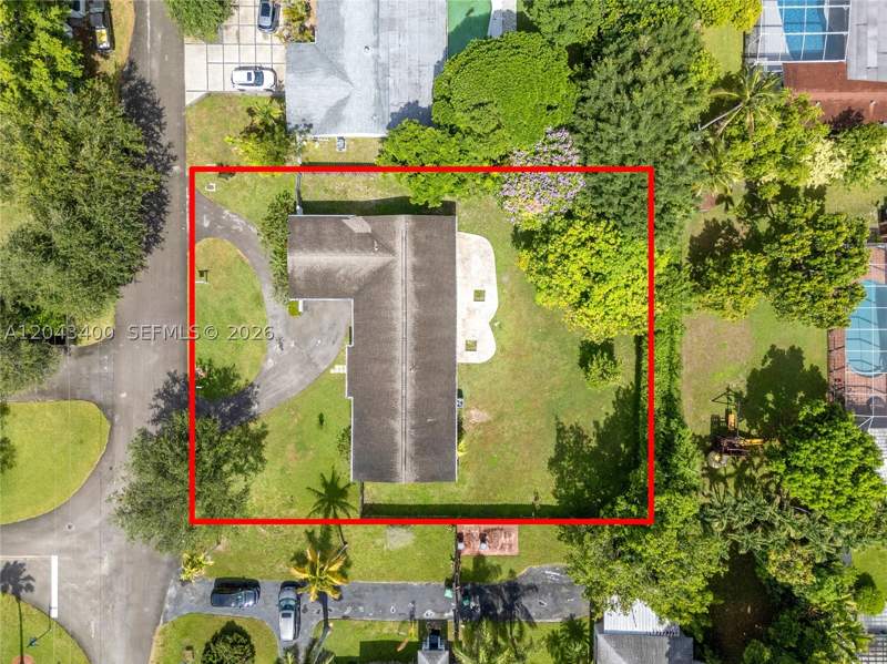 4 bedroom SingleFamilyResidence at 8255 SW 134th St, Capri Estates, Pinecrest — photo 2