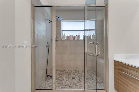 8822 NW 161st Ter, Miami Lakes FL - photo 21 of 54