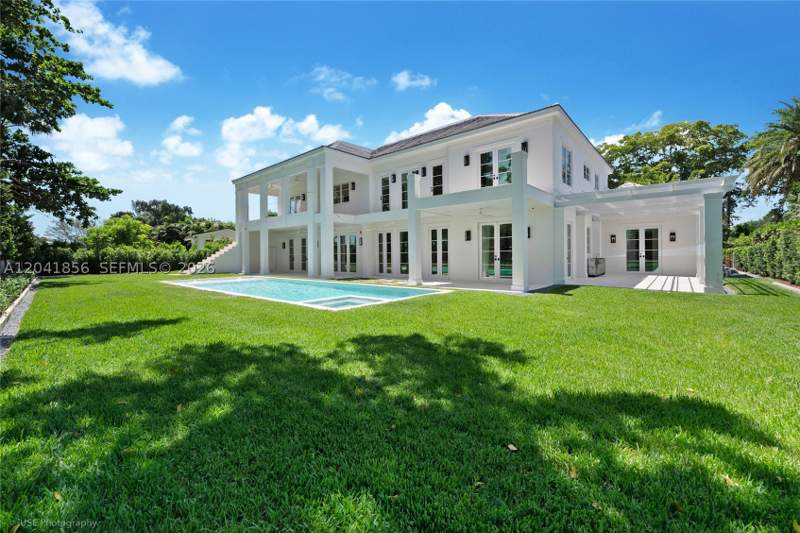 6 bedroom SingleFamilyResidence at 1241 Mariola Ct, Coral Gables Country Club, Coral Gables — photo 5