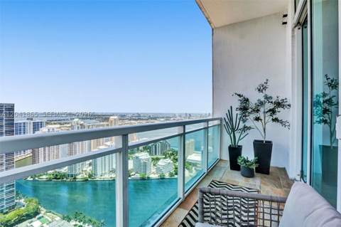 950 Brickell Bay Dr 5608, Miami FL - photo 11 of 59