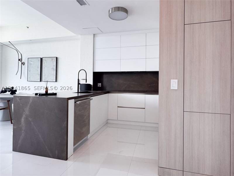 2 bedroom Condominium at 950 Brickell Bay Dr 5608, The Plaza 851 Brickell Co, Miami — photo 5