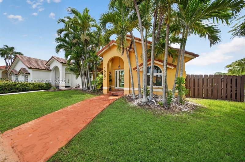 2 bedroom SingleFamilyResidence at 15307 SW 52nd Ter, Lakes Of The Meadow-Meado, Miami — photo 4
