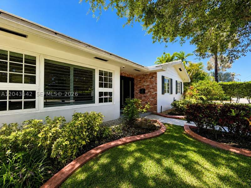 4 bedroom SingleFamilyResidence at 8481 SW 144th St, Mitchell East, Palmetto Bay — photo 2