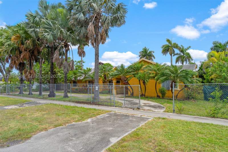 4 bedroom SingleFamilyResidence at 15979 SW 288th St, The Cedars Estates, Homestead — photo 3
