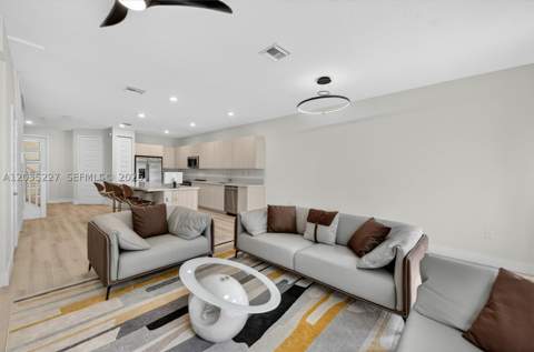 15841 NW 91st Ct, Miami Lakes FL - photo 16 of 98
