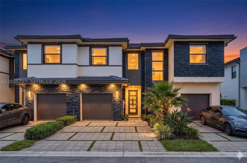 3 bedroom Townhouse at 15841 NW 91st Ct, Dunnwoody Lake, Miami Lakes — photo 2