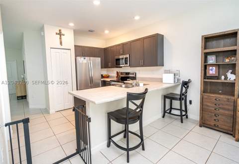 2670 SE 12th St, Homestead FL - photo 12 of 72
