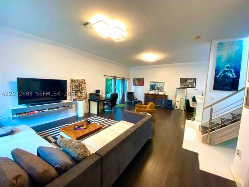 3 bedroom Townhouse at 2732 SW 26 St 2732, Gateway To The Grove Cond, Miami — photo 3