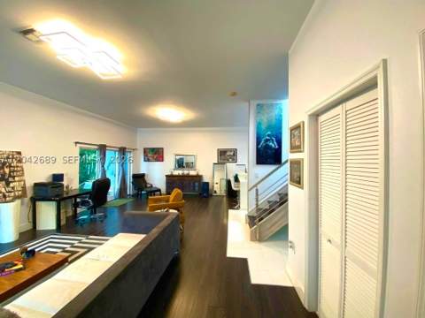 2732 SW 26 St 2732, Miami FL - photo 6 of 41