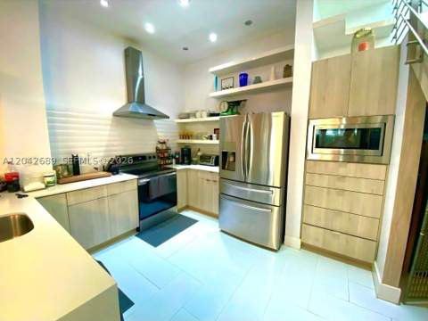 2732 SW 26 St 2732, Miami FL - photo 8 of 41