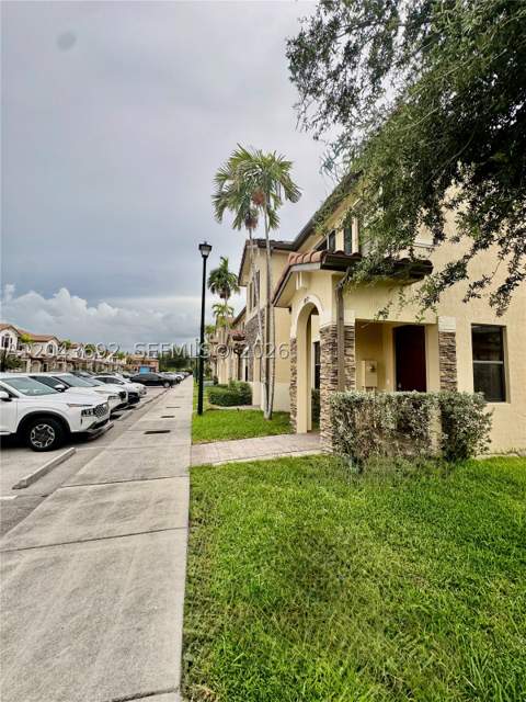 8805 W 35th Ave, Hialeah FL - photo 21 of 32