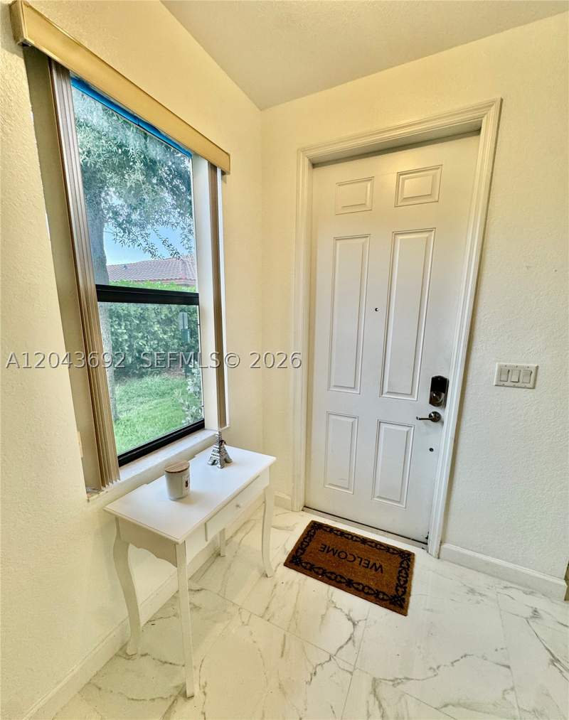 2 bedroom Townhouse at 8805 W 35th Ave, Bellagio Villas, Hialeah — photo 4