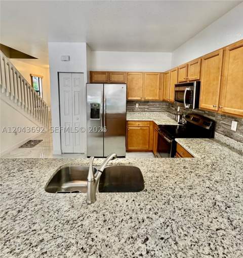 8805 W 35th Ave, Hialeah FL - photo 6 of 32