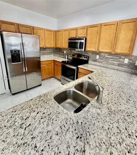 8805 W 35th Ave, Hialeah FL - photo 8 of 32
