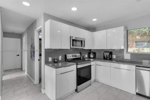 15100 NE 14th Ct, North Miami Beach FL - photo 15 of 34